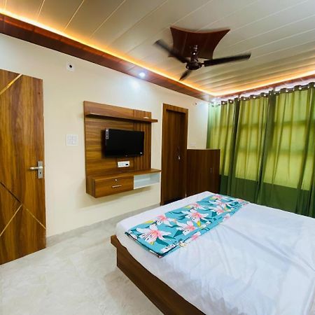 The Raman Palace- A Budget Hotel Mathura Eksteriør billede